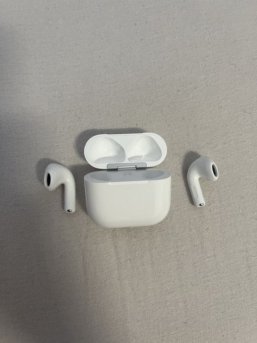 airpods 4 noise cancelling