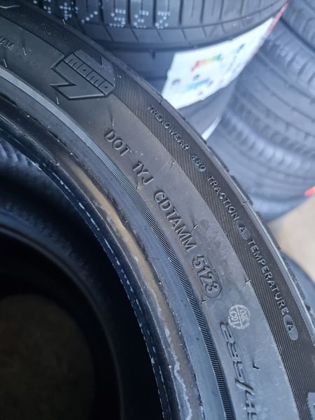 235/45/18 MOMO 4БР