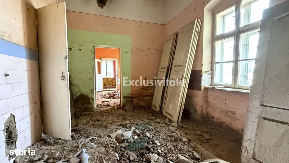 Casă de renovat cu teren 557 mp, central Str. Gh. Barițiu - Carei