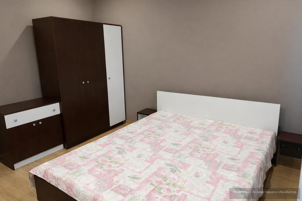 Тристаен апартамент под наем в Център