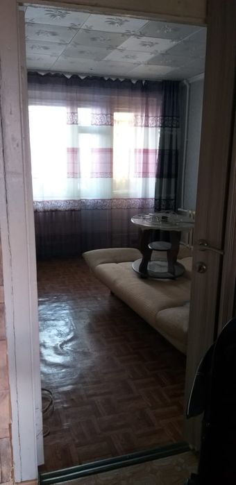 Продам квартиру трехкомнатную