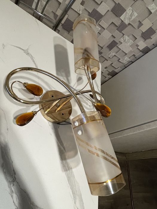 Продам люстру.