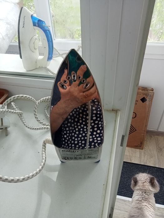 Продам маленький утюг