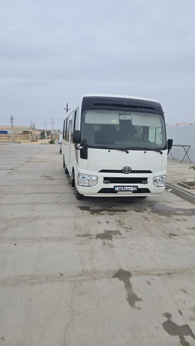 Автобус Тойота Костра