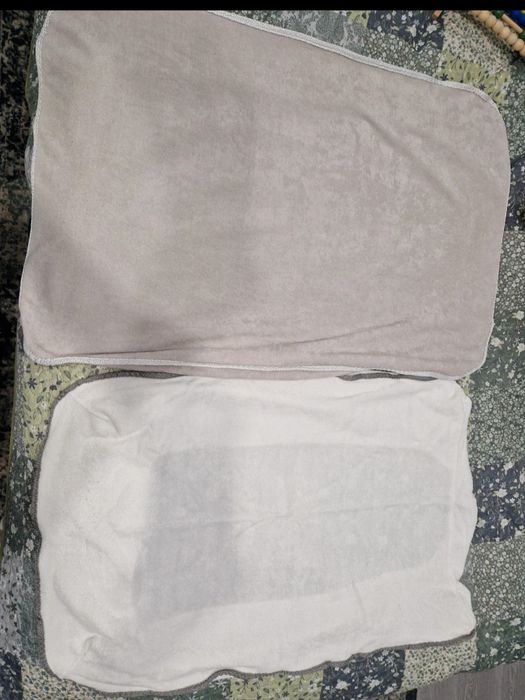 Masă de înfășat SNIGLAR Ikea plus saltea și 2 huse