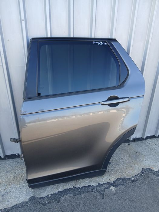 Задна лява врата Renge Rover Discoveri sport 2015г