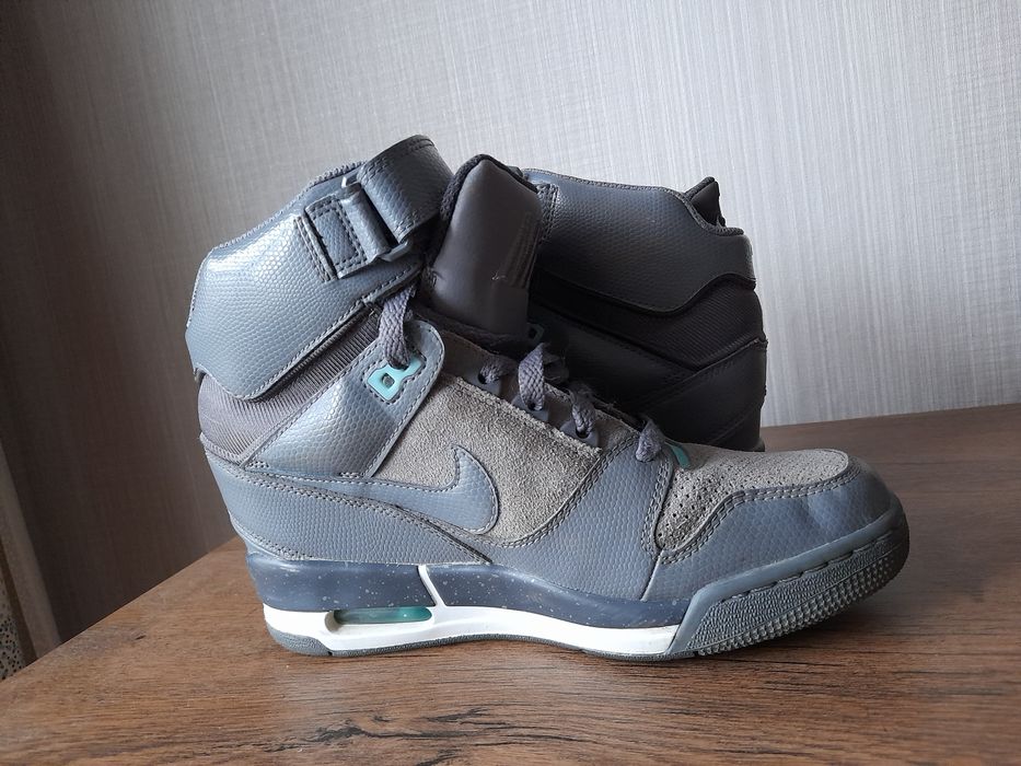 Nike Air Revolution дамски маратонки 39 номер.