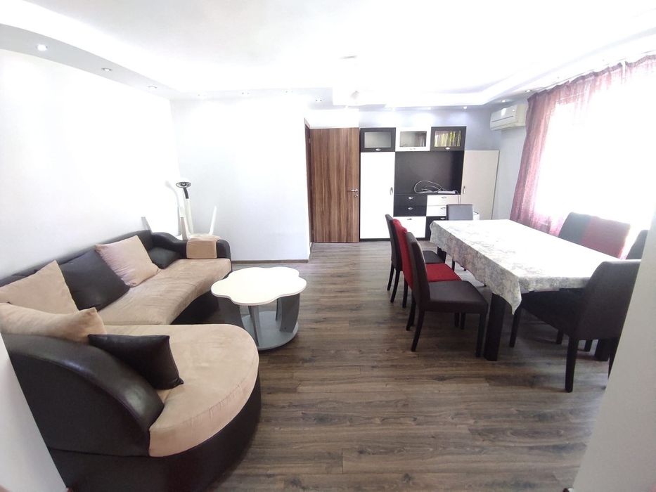 Дава се под наем Тристаен апартамент в Варна, Бизнес хотел - 97 кв.м за 663 € - Снимка #1