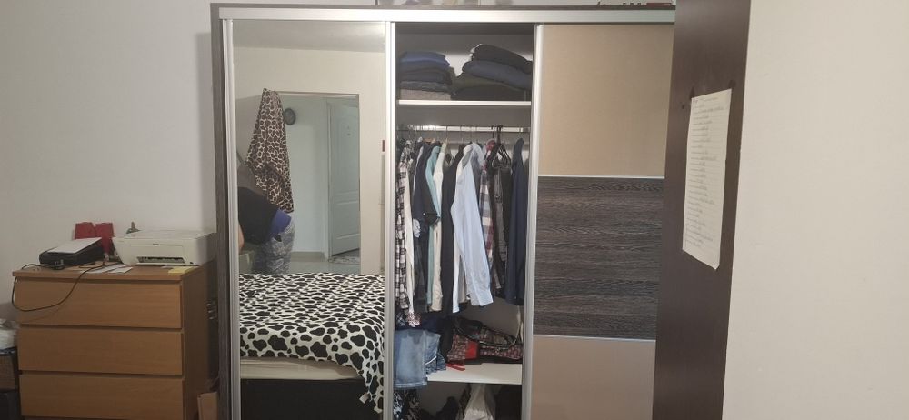 Mobila dormitor matrimonial, sifonier 3 usi glisante,noptiere, masa make up