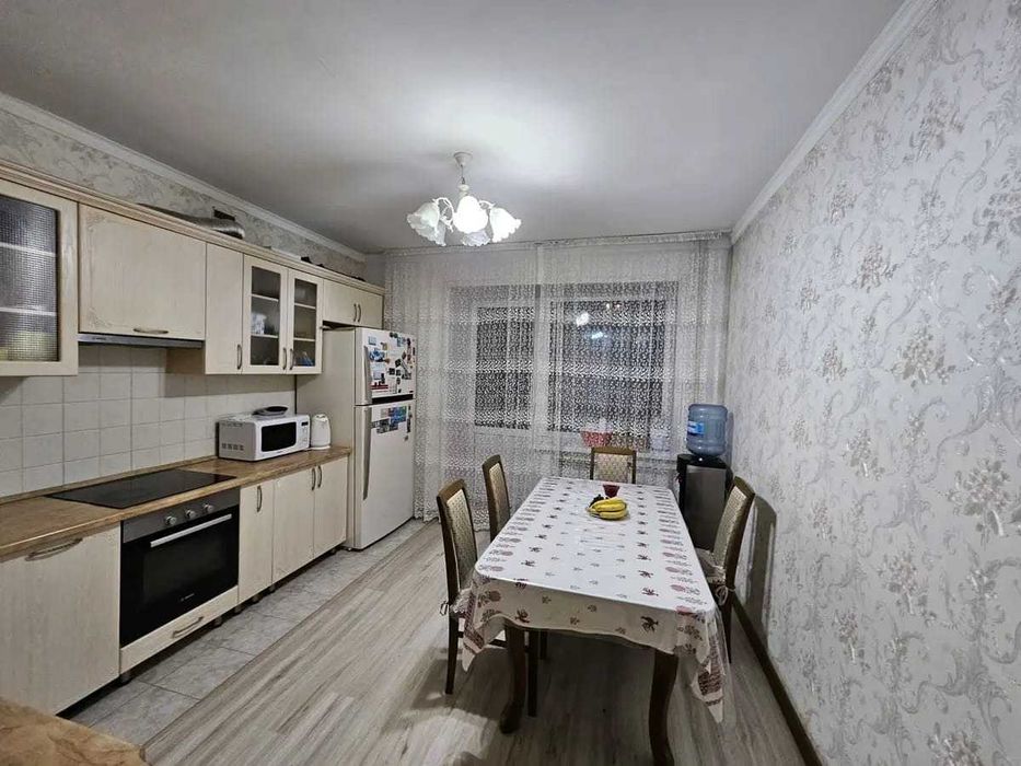 продам 3 комн квартиру в центре