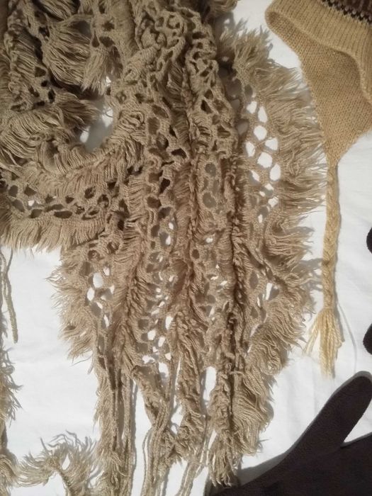 Fular nou Benetton Set pufos fular caciula norvegiana manusi polar