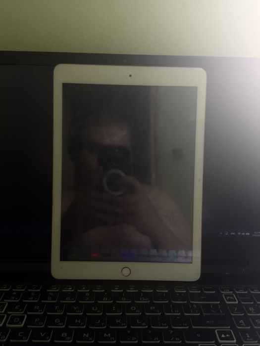 Продавам ipad 6