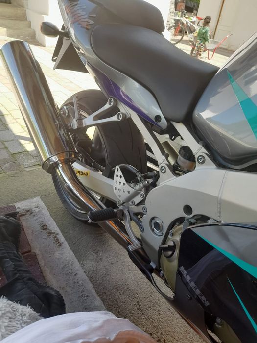 Vând Kawasaki zx9r an 2001 totul original absolut impecabil