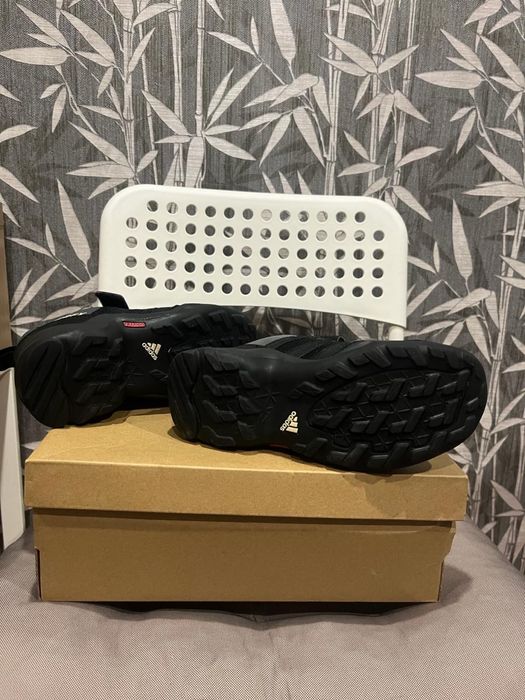 Кроссовки Адидас