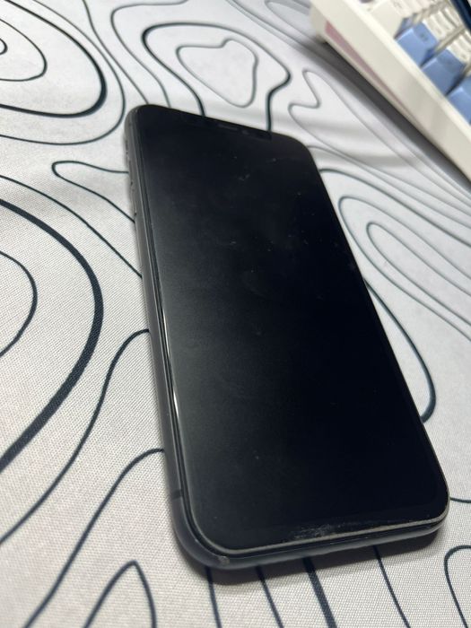 Продам iPhone 11