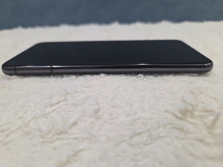 Продам Samsung Galaxy S21
