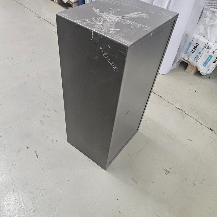 Сейф металлический