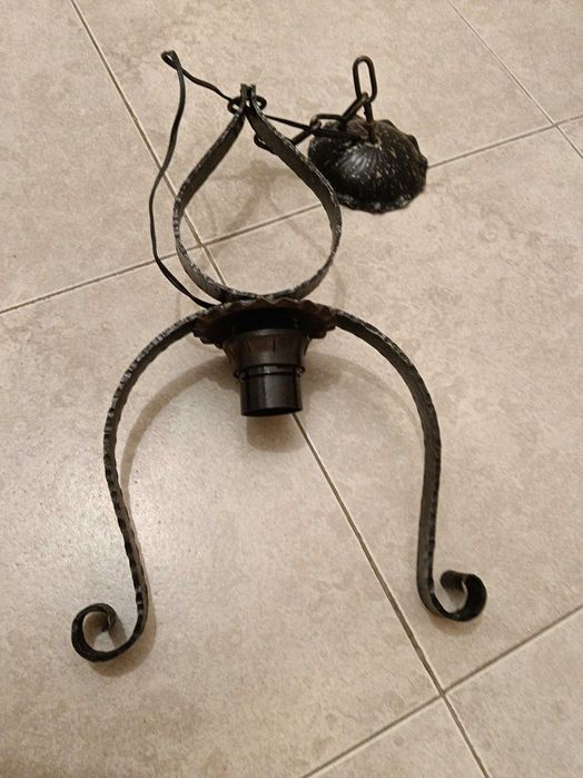 Стари полюлеи от ковано желязо 2 бр.