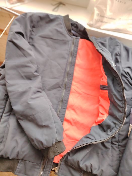 Продам куртку - бомбер