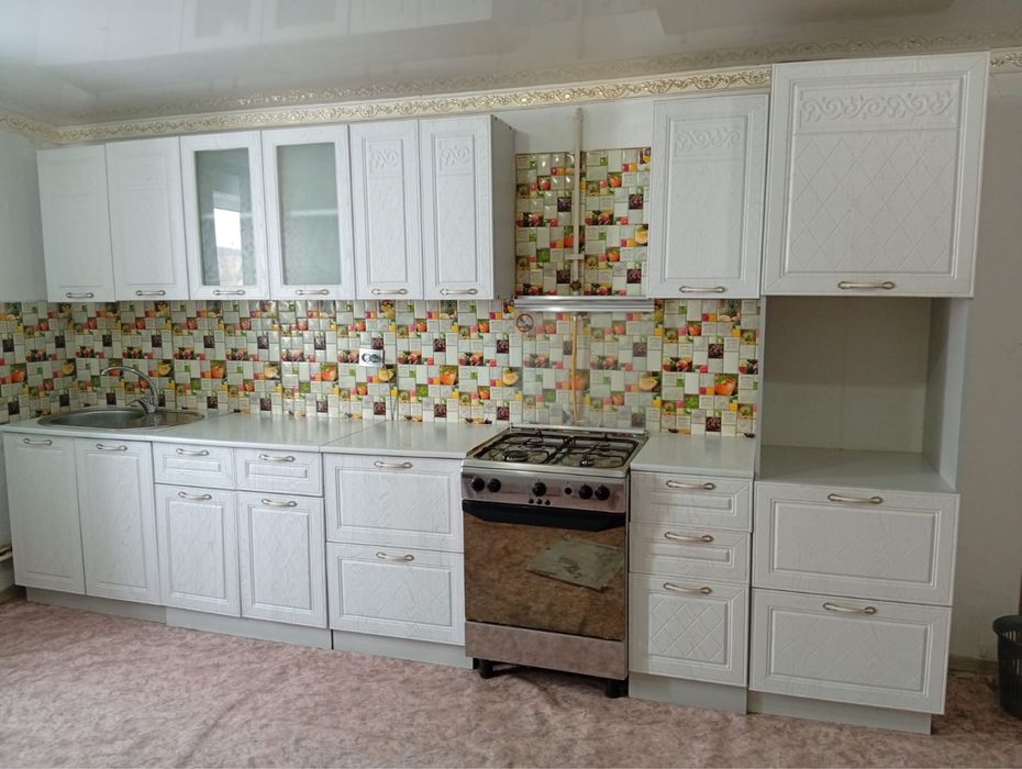 Срочно продаётся кухонный гарнитур.