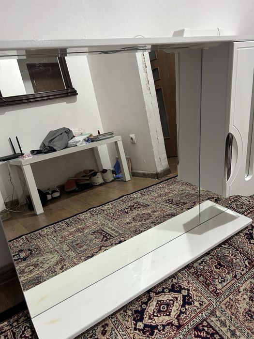 зеркало  для ванной с шкафчиком