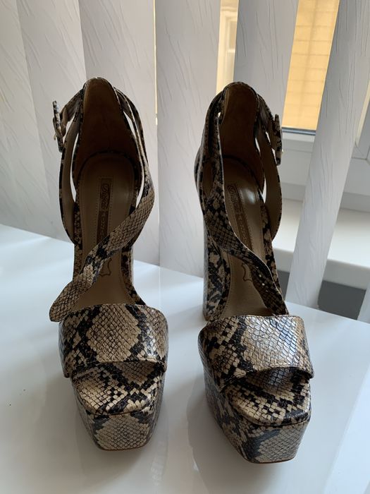 Обувки на видок ток Buffalo