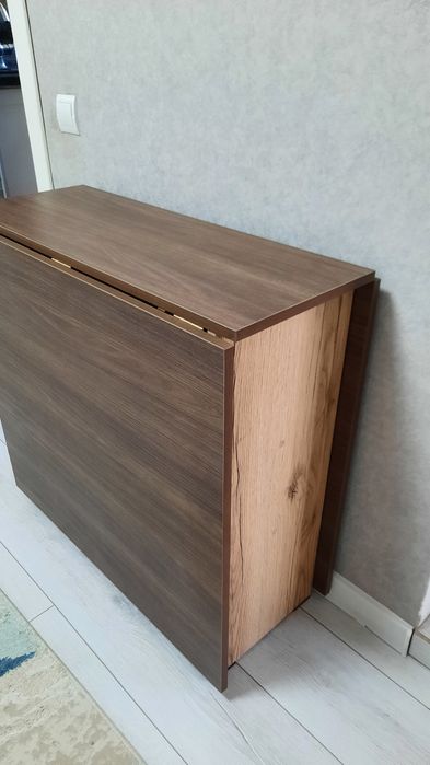 Продам новый стол книжку