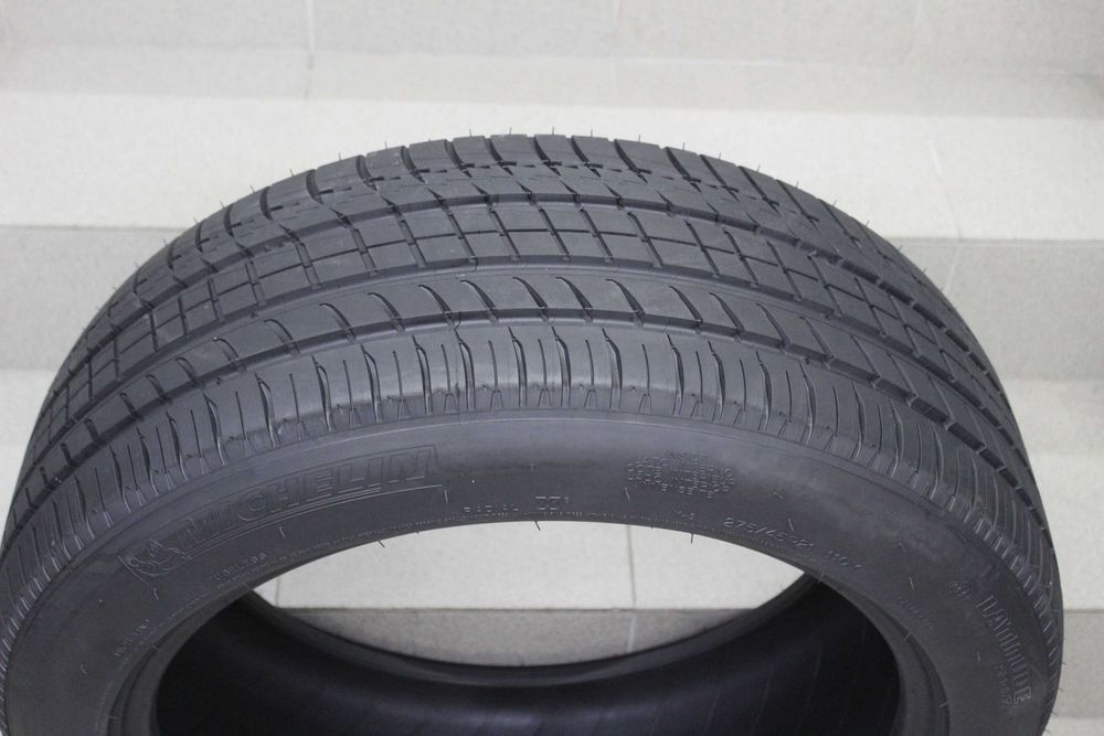 275/45-21 Michelin
