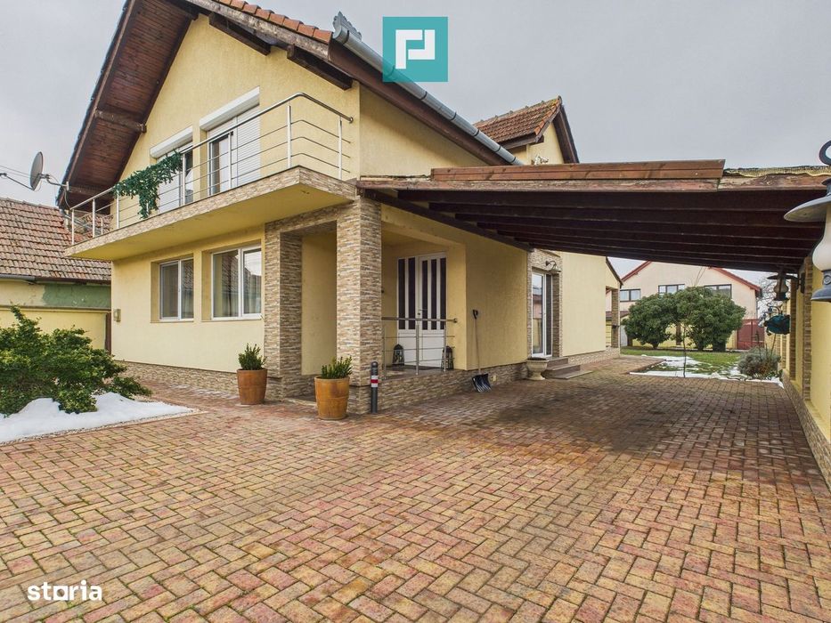 Vilă elegantă cu etaj în Zădăreni