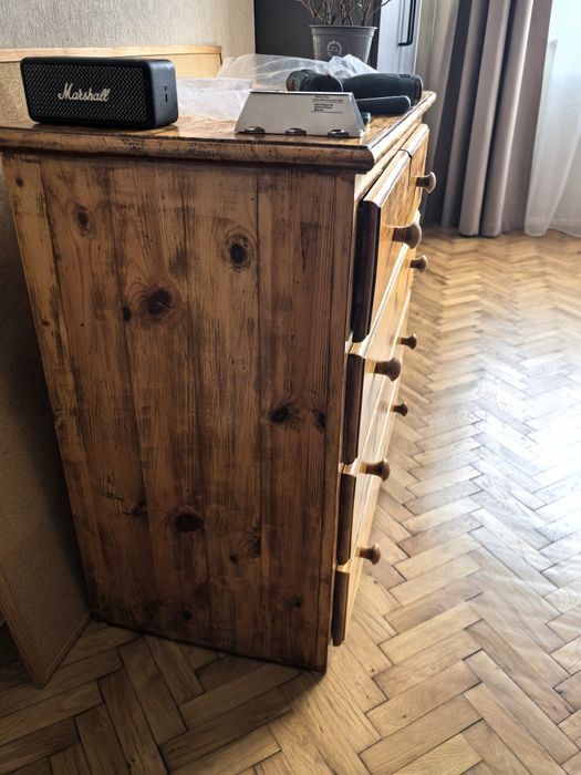 Масивен дървен скрин