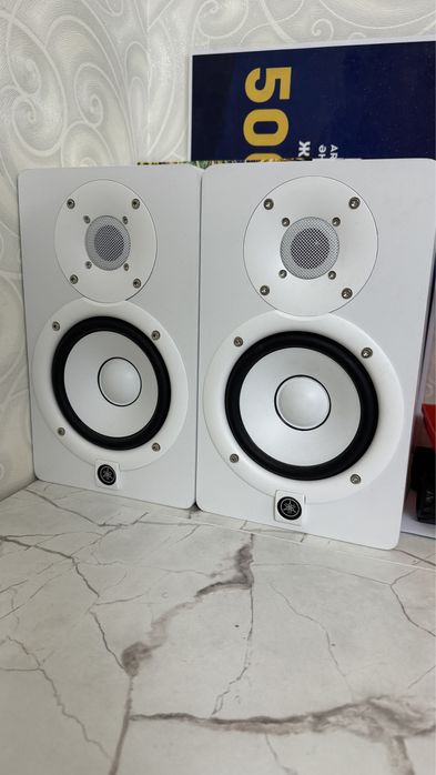 Монитор Yamaha hs5