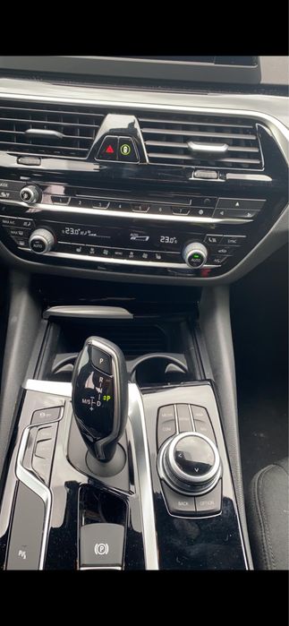 BMW 520d Touring G31 M Paket / Automat / Navi / Încălzire scaune / Fără accident