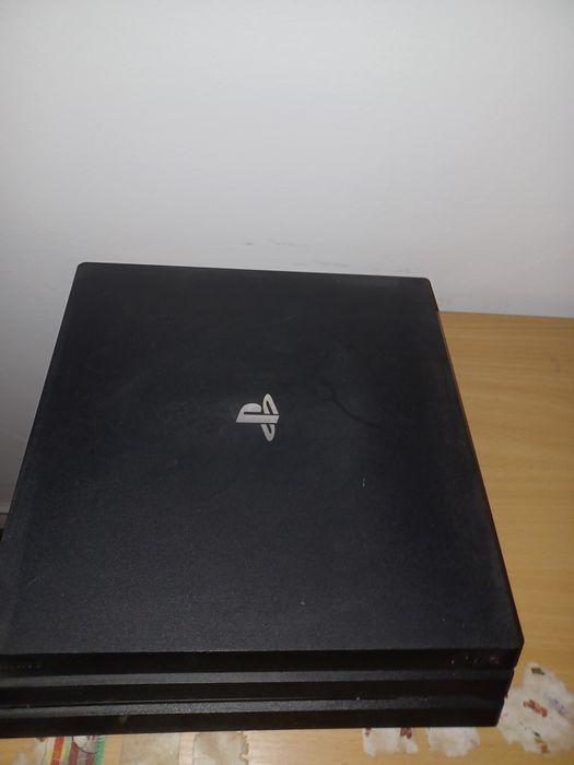 Playstation 4 pro 1Tb 2 controllere