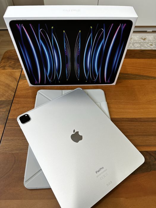 iPad Pro 12.9 + Magic keyboard в идеальнейшем состоянии
