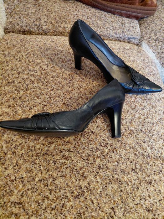 Туфли женские на каблуке