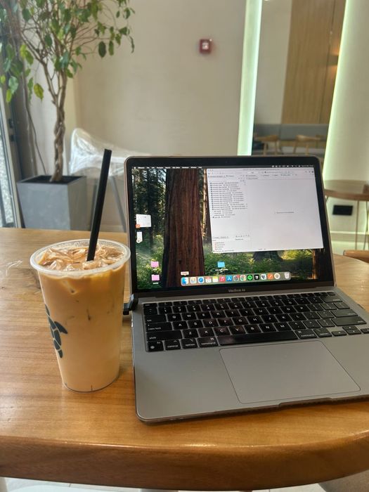 MACBOOK AİR 2023 года