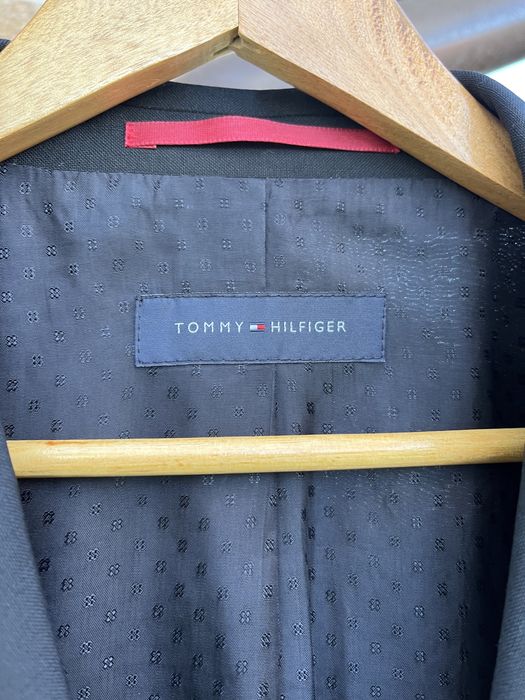 Vând sacou pentru bărbați marca Tommy Hilfiger marimea L-XL