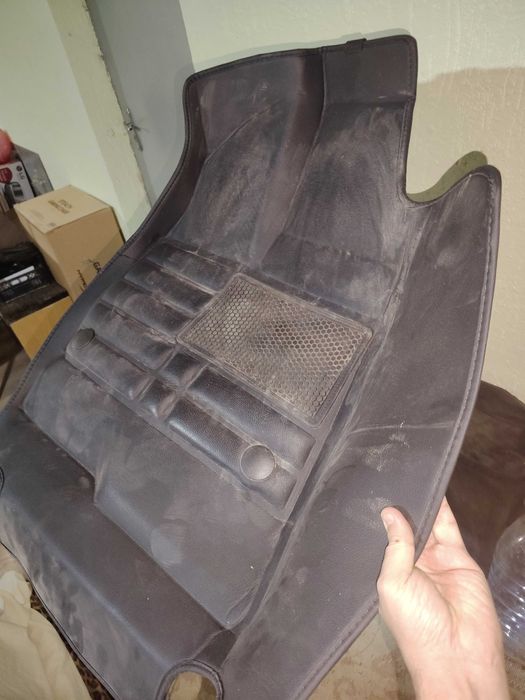 Продаётся коврик на BYD E2