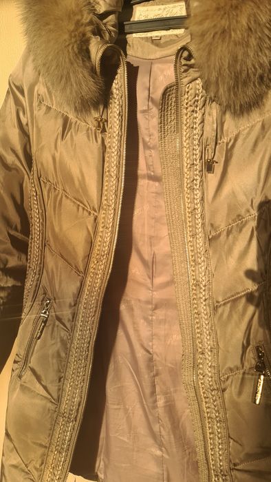 Продаю пуховик...