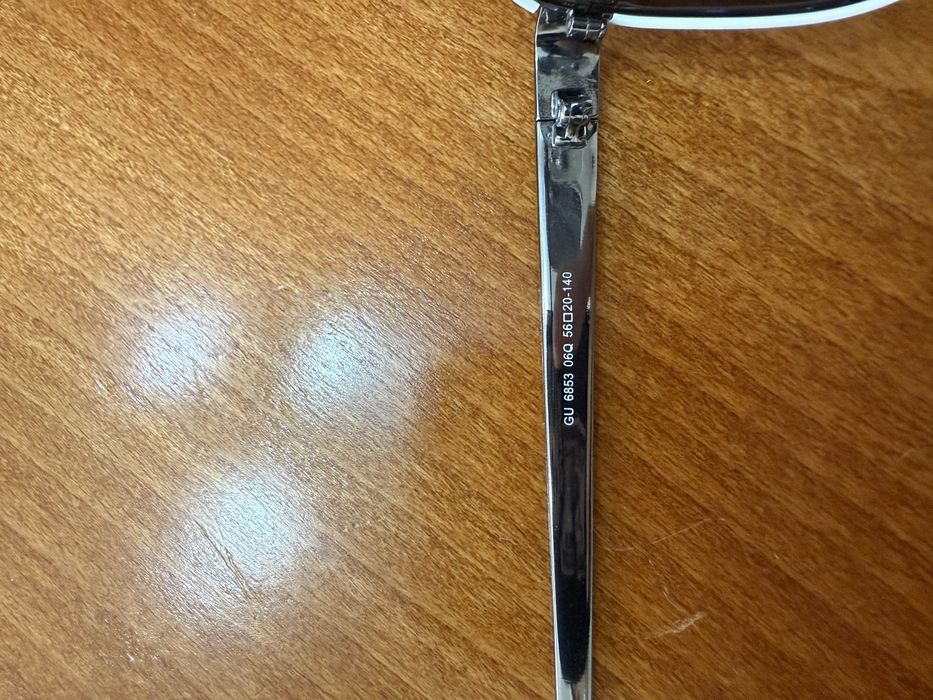 Мъжки слънчеви очила Guess