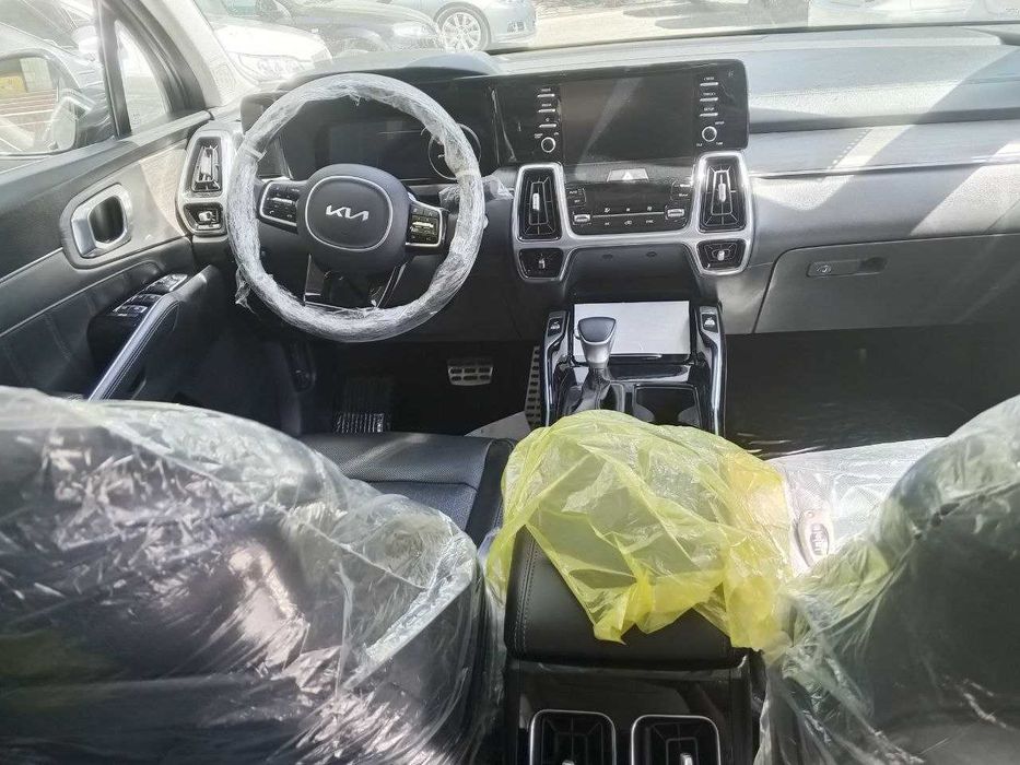 KIA Sorento 2.5л | 2023 | 45 000 км | 28 500 $