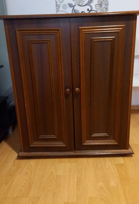 Масивна мебел Спешно!