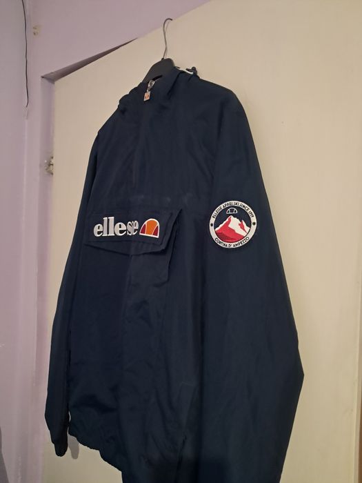 Ветрвка  ellesse