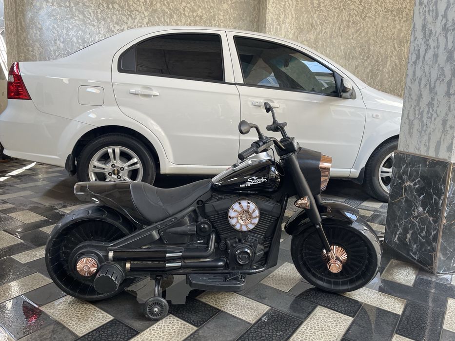 Motosikl detiskiy akumlatrlik ashula etadi (kottasi)