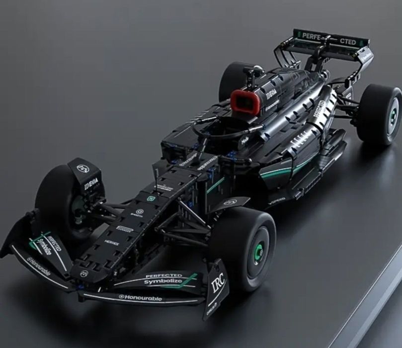 Конструктор лего Формула 1 Mercedes AMG Petronas