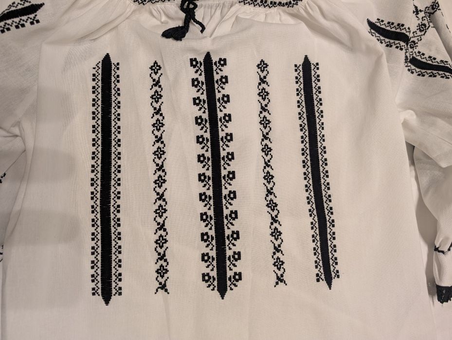 Ie traditionala romaneasca zona Ardeal cusuta manual