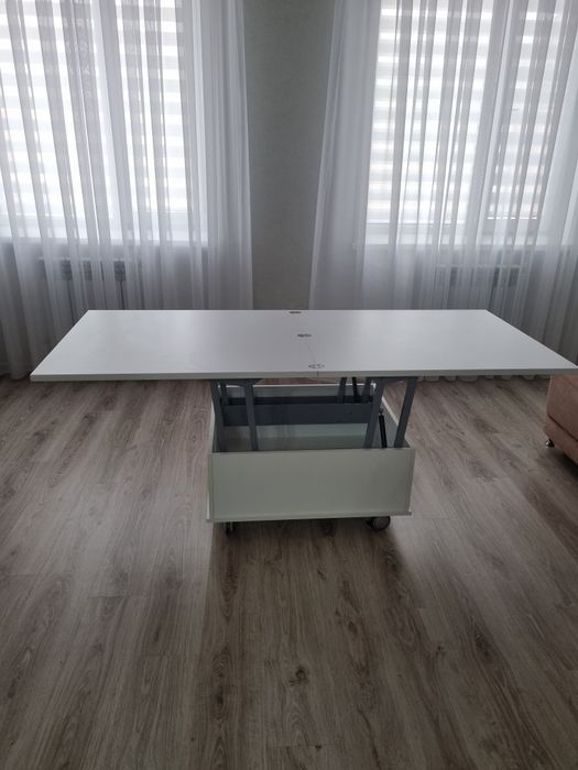 Стол раскладной на колесиках