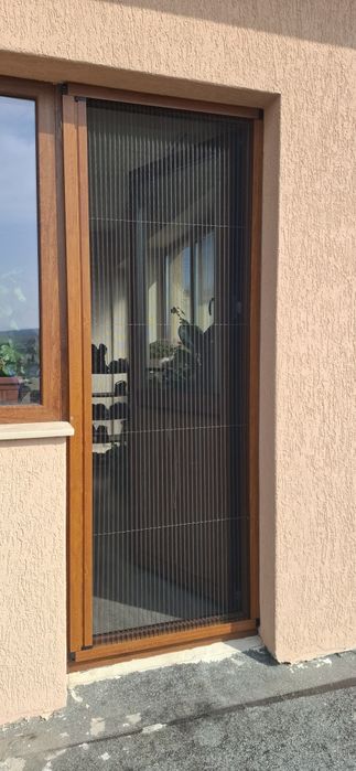 Плисе комарници: Квинтeсенцията на модерната защита