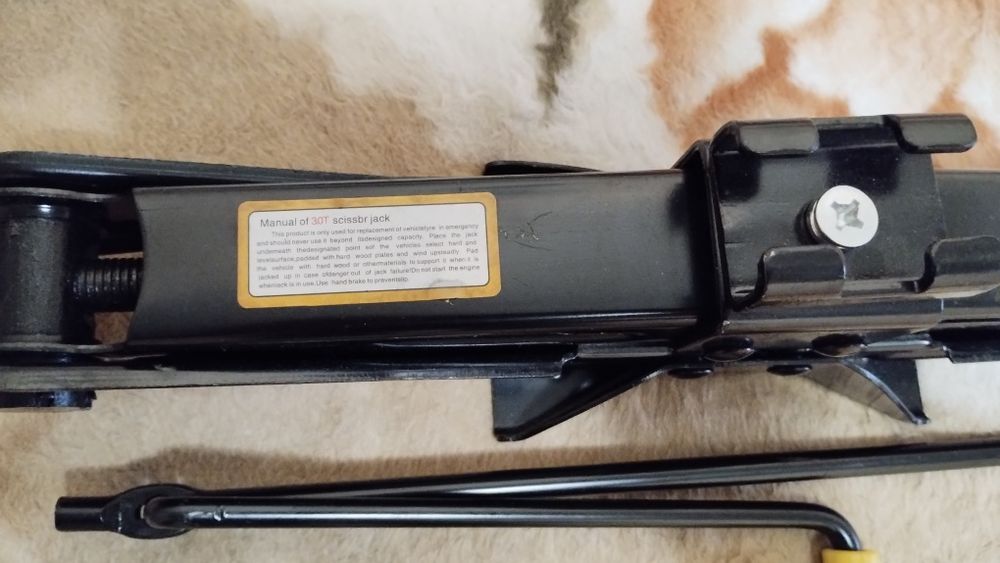 Продам домкрат для авто