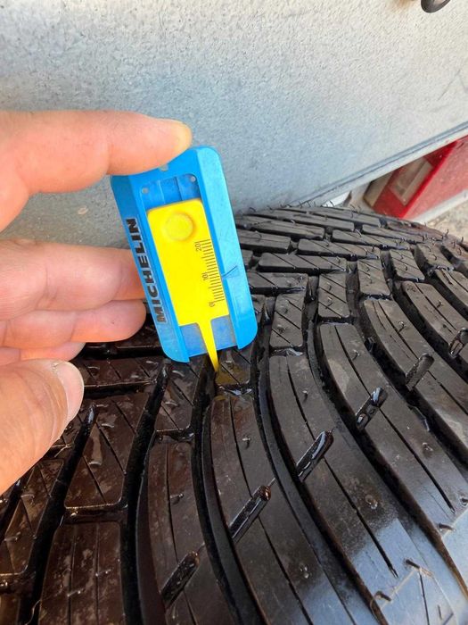 Janta aluminiu R17 în 4 prezoane pt Dacia Renault
